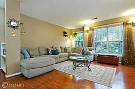 Beautiful 2bd/1bth Condo in The Heart of Reston in Reston, VA (Photo 3 of 7)