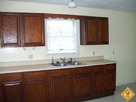 2 Bedrooms  Waterford  1,000 Sq. Ft. - Ready to Mo in Jordan Village, CT (Photo 2 of 10)