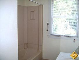 2 Bedrooms  Waterford  1,000 Sq. Ft. - Ready to Mo in Jordan Village, CT (Photo 3 of 10)