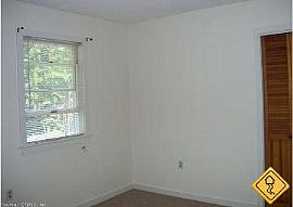 2 Bedrooms  Waterford  1,000 Sq. Ft. - Ready to Mo in Jordan Village, CT (Photo 9 of 10)