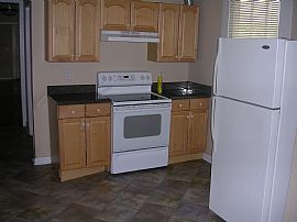 3 Bedroom, 3 Bathroom Single-Family Home in Atlanta, GA (Photo 6 of 6)