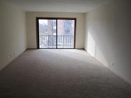 Simple Affordable Family-Size Condo in Chicago, IL (Photo 5 of 8)