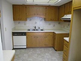 Simple Affordable Family-Size Condo in Chicago, IL (Photo 7 of 8)