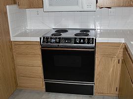 Delightful 55+ Condo in Beautiful Oceana in Oceanside, CA (Photo 8 of 10)