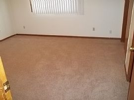 Large 1 Bedroom W/heat Paid in Bellevue, NE (Photo 3 of 5)