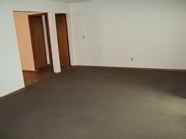 Large 2 Bedroom W/heat Paid! in Bellevue, NE (Photo 2 of 5)