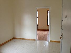 2br, Sunny and Spacious Living Room For Rent in New York, NY (Photo 4 of 4)