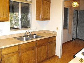 Attractive 2 Bed, 1 Bath in Sonora, CA (Photo 6 of 9)