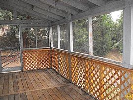 Attractive 2 Bed, 1 Bath in Sonora, CA (Photo 7 of 9)