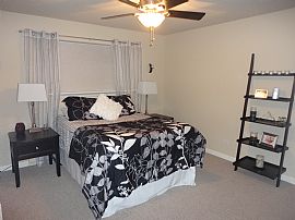 Fully Renovated 2 Bedroom Steps From Cheesman Park in Denver, CO (Photo 7 of 8)