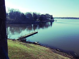 Spacious 1 Bedroom with Beautiful Lake View in Hendersonville, TN (Photo 3 of 10)