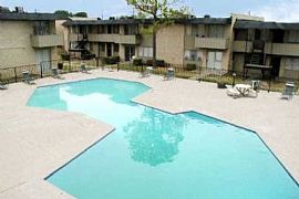 2 Bd/1 Bath Conveniently Located Between in Grand Prairie, TX