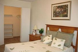 2 Bd/1 Bath Conveniently Located Between in Grand Prairie, TX (Photo 3 of 5)