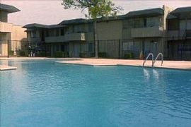 2 Bd/1 Bath Conveniently Located Between in Grand Prairie, TX (Photo 4 of 5)