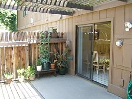 Terrific Condo, 2 Car Garage, Near Csus in Sacramento, CA (Photo 3 of 12)