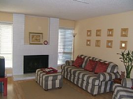 Terrific Condo, 2 Car Garage, Near Csus in Sacramento, CA (Photo 4 of 12)