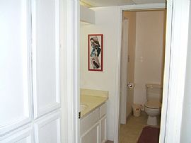 Terrific Condo, 2 Car Garage, Near Csus in Sacramento, CA (Photo 9 of 12)