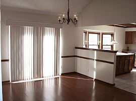 3bdrm 2.5bth with 2 Story with 2 Garage Parking Spaces in Overland Park, KS (Photo 3 of 6)