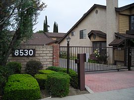 Nice Townhouse with Garage in North Hills, CA