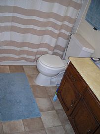 Nice Townhouse with Garage in North Hills, CA (Photo 4 of 5)