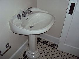 1 Bedroom/ 2 Bathroom in Uptown Charlott in Charlotte, NC (Photo 4 of 5)