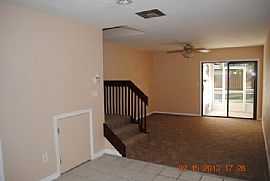 Nicely Maintained Condo in Shell Rock Villas in Gainesville, FL (Photo 3 of 6)