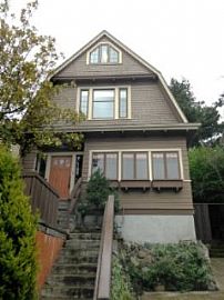 Single Family Home in Seattle in Broadway, WA