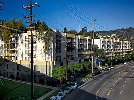 2 Bd/2 Bath Mins to Beaches, Shopping, D in Hollywood, CA