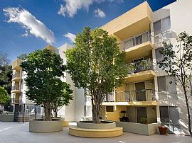 2 Bd/2 Bath Mins to Beaches, Shopping, D in Hollywood, CA (Photo 5 of 5)