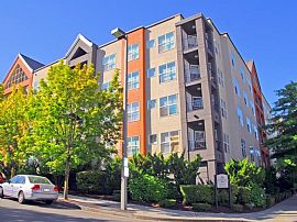 2 Bd/1 Bath Free Covered Parking and Reduc in Beaux Arts, WA