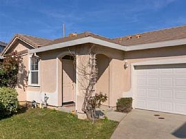 Magnificent Three Bed Plus Awesome 2 Bath Available For Rent in Sacramento, CA