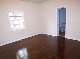 4 Bedroom Apartment Near Washington Park in Bridgeport, CT (Photo 4 of 4)