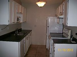 Cozy and Well Maintained Townhome. in Mesa, AZ (Photo 3 of 5)