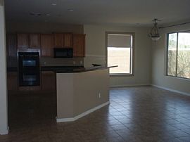 4br/3.5ba-2 Story Single Family Detached House in Phoenix, AZ (Photo 5 of 12)