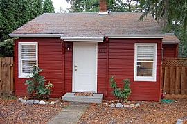 Adorable Cottage, Close to Multnomah Vil in Portland, OR