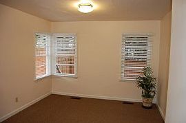 Adorable Cottage, Close to Multnomah Vil in Portland, OR (Photo 2 of 5)