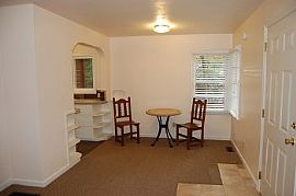 Adorable Cottage, Close to Multnomah Vil in Portland, OR (Photo 4 of 5)