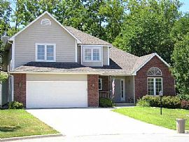 3009 Bently Ct Beautiful Four Bedroom, Three Bath. in Lawrence, KS