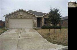 1835 Sq Ft Fully Loaded 3-2-2 with Bonus Rm in Hutto, TX