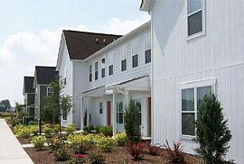 1 Bd/1 Bath Beautiful Towhnomes, Great L in Salisbury, MD (Photo 4 of 5)