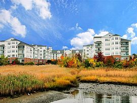 2 Bd/2 Bath 40 Minutes to New York, Seas in Stamford, CT (Photo 2 of 5)