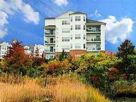 2 Bd/2 Bath 40 Minutes to New York, Seas in Stamford, CT (Photo 4 of 5)