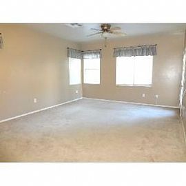 3 Bed / 2.5 Bath in Gilbert! Community in Gilbert, AZ (Photo 3 of 5)