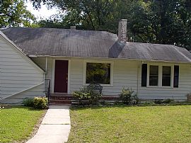 Beautiful, Large, Fenced and Garage!  in Albemarle, NC