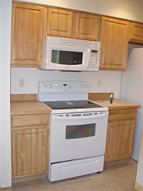 Cute 3 Bedroom Duplex in Orting$300 Of in Crocker, WA (Photo 4 of 5)