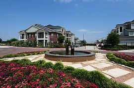 2 Bd/2 Bath Designer Kitchens, Coffee Ba in Humble, TX (Photo 2 of 5)
