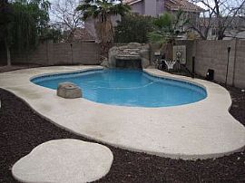 Single Family Rental Home in Phoenix in Phoenix, AZ (Photo 2 of 5)