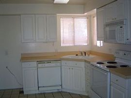 Single Family Rental Home in Glendale in Glendale, AZ (Photo 2 of 5)