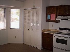 Single Family Rental Home in Phoenix in Phoenix, AZ (Photo 4 of 5)