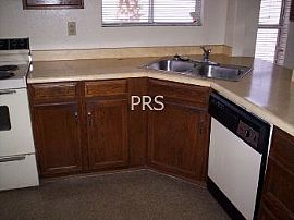 Single Family Rental Home in Phoenix in Phoenix, AZ (Photo 5 of 5)